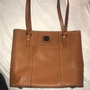 Pebble Grain Small Lexington Shopper (in cocoa)